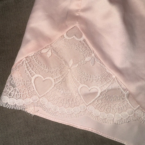 FLORA LACE TRIM SATIN CAMISOLE & SHORTS 2-PIECE PAJAMA SET IN BLUSH SIZE M - Picture 5 of 16